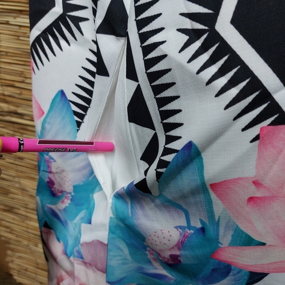 Tobi Floral Racer Back Mini Dress Size M - Picture 5 of 8